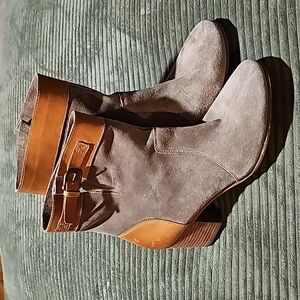 Sebago Nell Suede leather ankle boots. Taupe/Tan Size 9.5